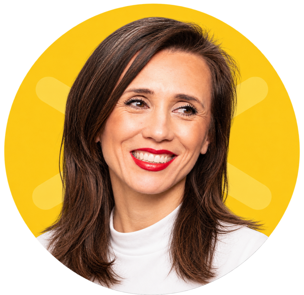 Head-and-shoulders portrait of Livia Bernardini smiling, framed in a yellow circle